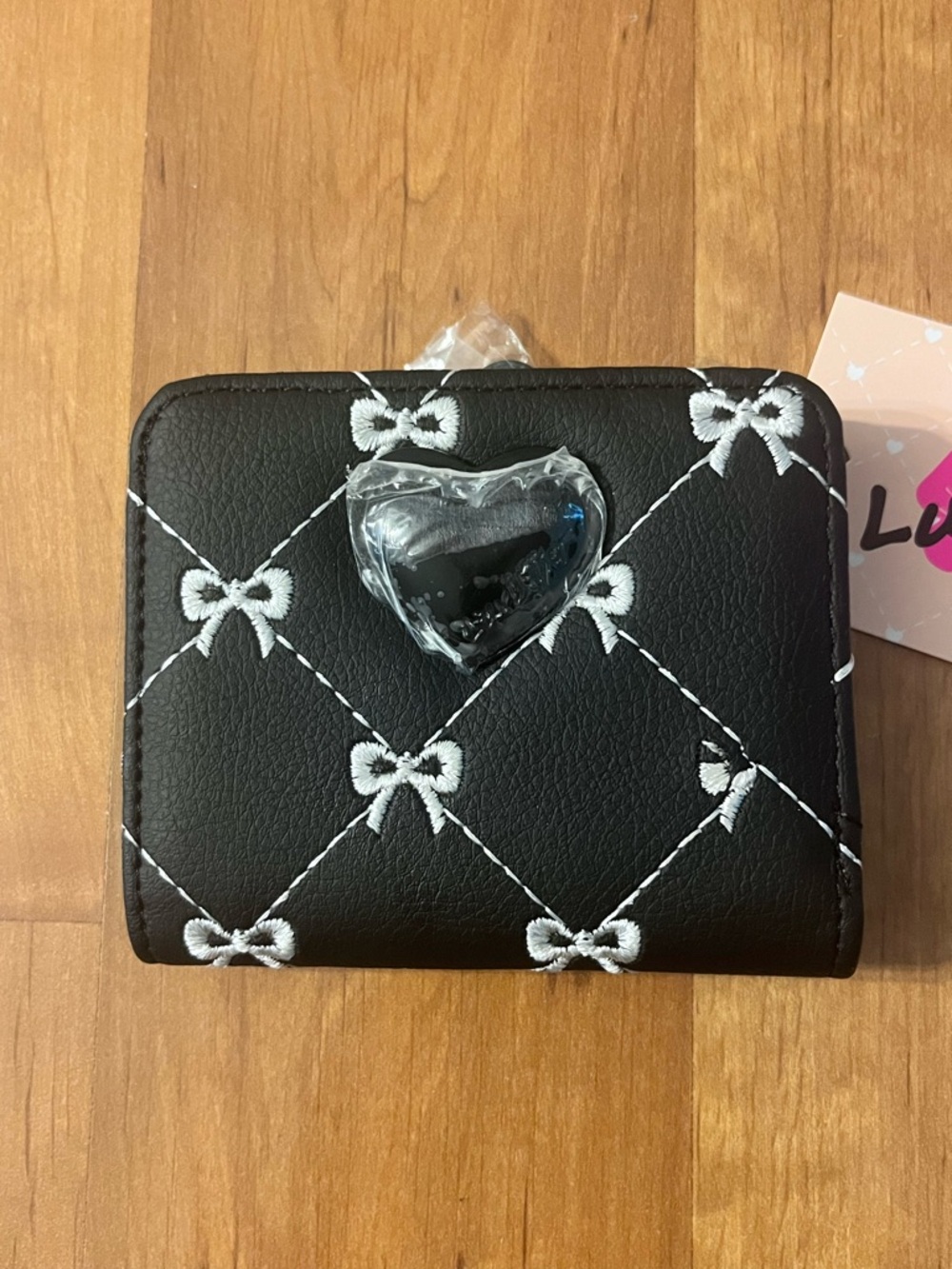 Betsey Johnson Black Quilted Bow & Heart Wallet - Picture 2 of 7